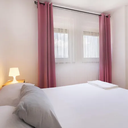 Anda-3 By Interhome شقة تروغير