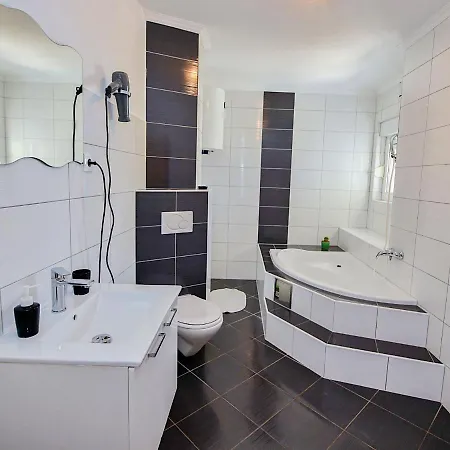 Apartment Anda-3 By Interhome Trogir