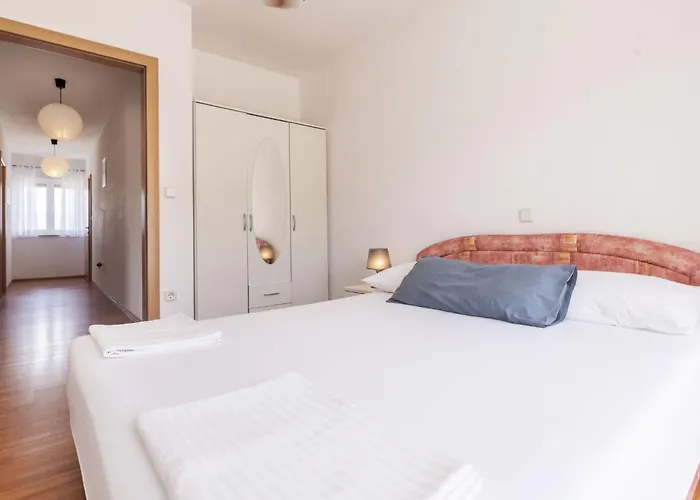 Anda-3 By Interhome * Traù